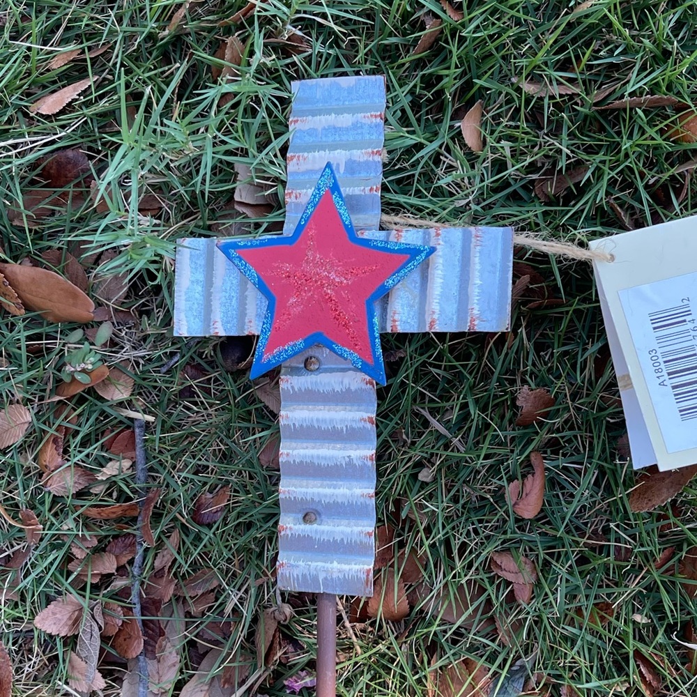 Patriotic Cross by The Round Top Collection
